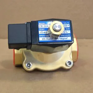 Solenoid 220V Brass Ports 1,25" Normal OPEN